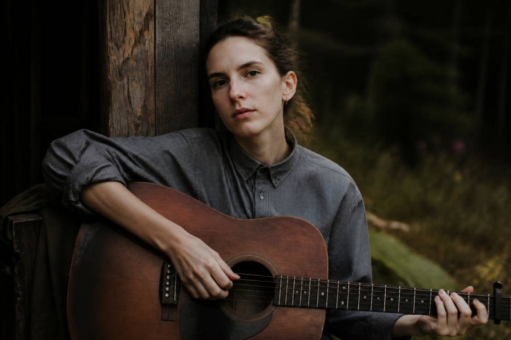 Adrianne Lenker album: luistergids, beste nummers en wat je moet weten