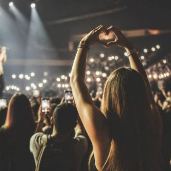 Groupie worden: alles over muziek, fandom en de concertbeleving