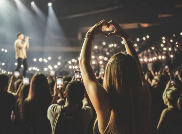 Groupie worden: alles over muziek, fandom en de concertbeleving