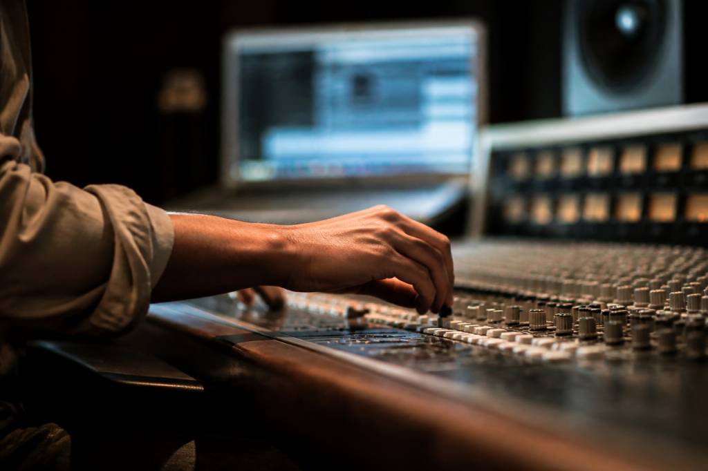 Buma stemra omzeilen: wat mag wel en niet volgens de muziekrechten?